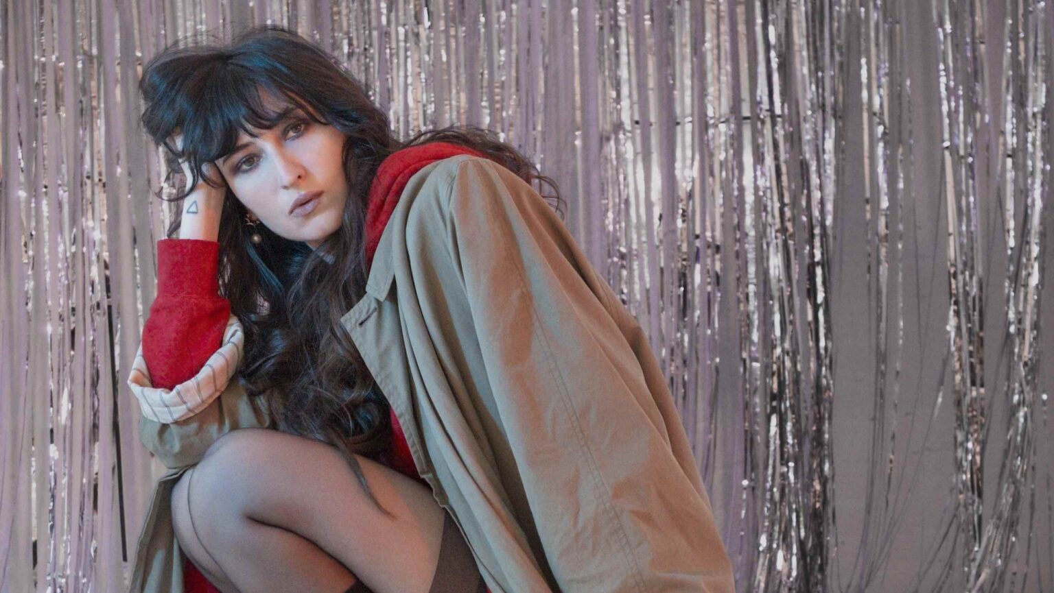Οι Tempers φέρνουν τον σκοτεινό synth-pop ήχο του “Delusion” στη σκηνή του Aux Club