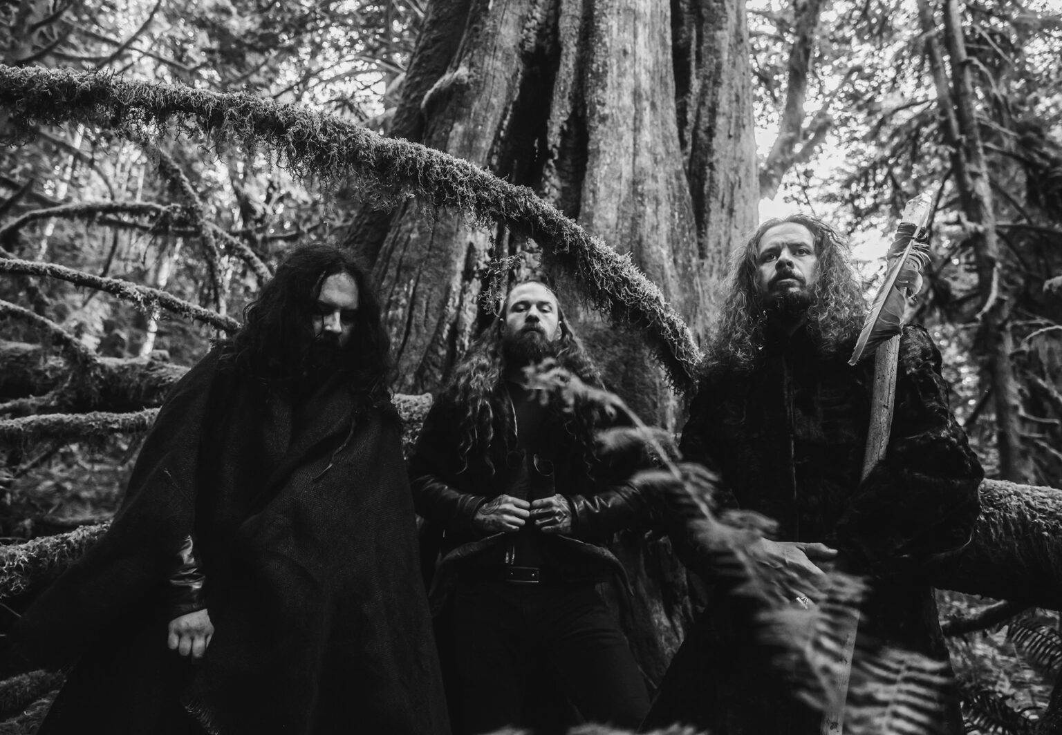 Οι Wolves In The Throne Room ντύνουν στα μαύρα το Κύτταρο