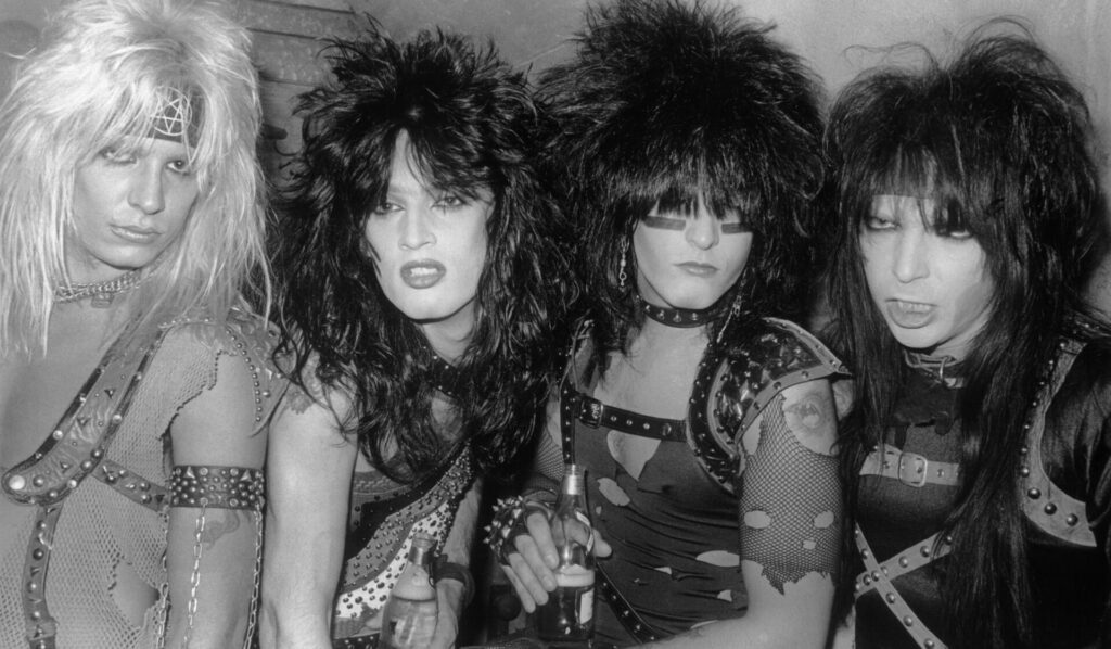 Mötley Crüe: Shout At The Devil | Γιατί οι γονείς της εποχής έτρεμαν να δουν αυτό το εξώφυλλο