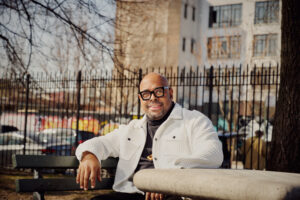 Ο Christian McBride κουβαλάει μισό αιώνα μουσικής ιστορίας και έρχεται στην Αθήνα με τους Ursa Major για να δείξει στο Gazarte πώς παίζεται η σύγχρονη τζαζ