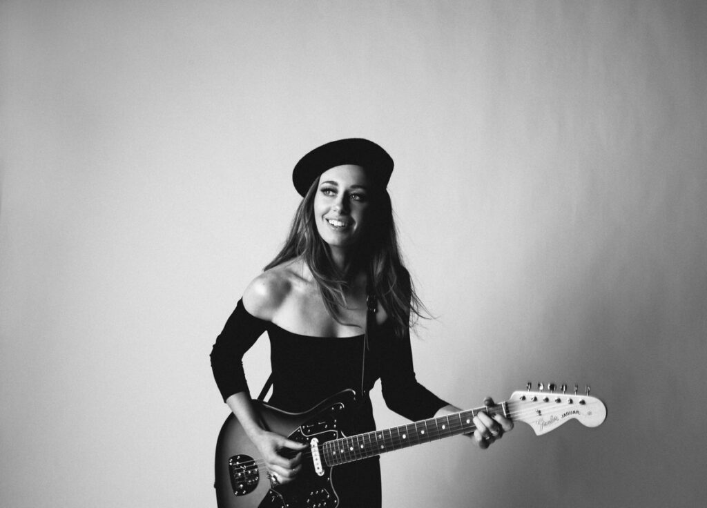 Lera Lynn: Κήδεψε την καριέρα της και αυτό την έσωσε