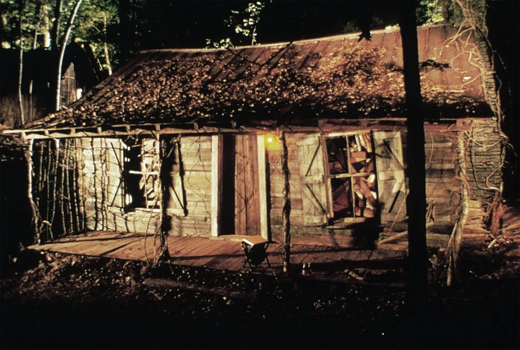 The Evil Dead: Πώς ο Sam Raimi γύρισε με δανεικά το φιλμ που απαγορεύτηκε σε μισή Ευρώπη