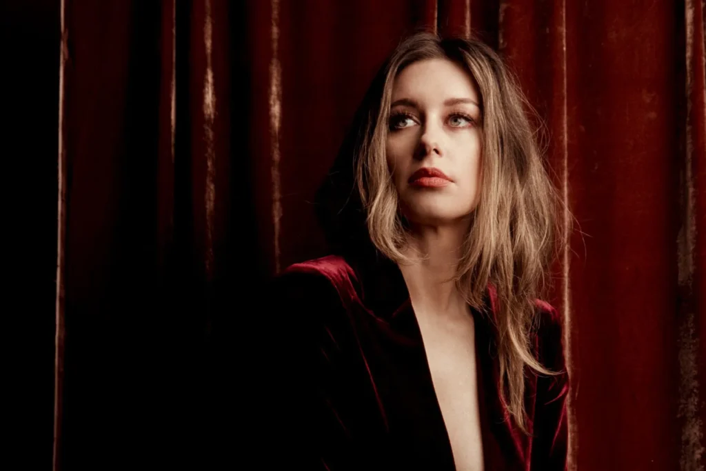 Lera Lynn: Κήδεψε την καριέρα της και αυτό την έσωσε