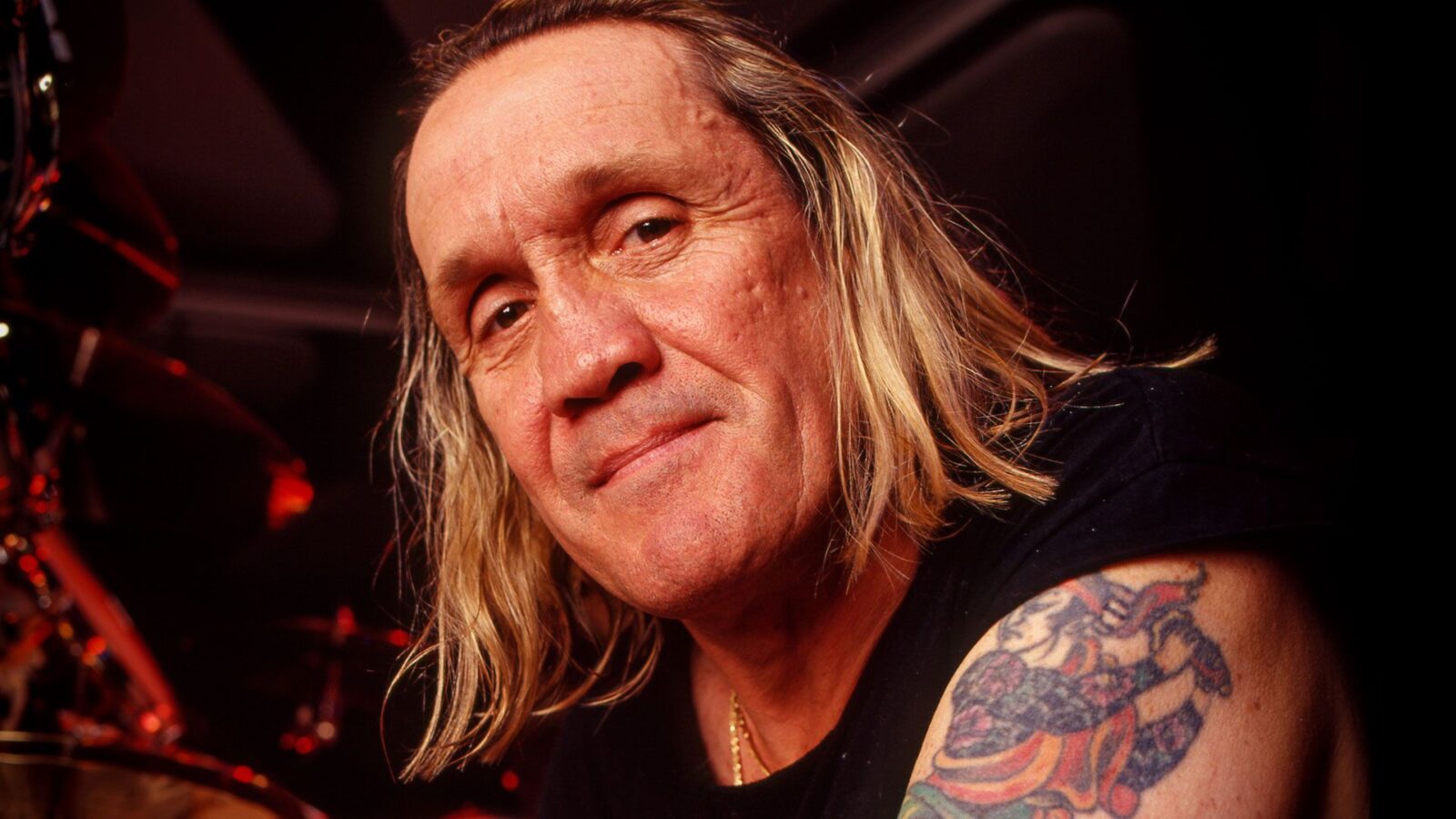Ο Nicko McBrain γύρισε την πλάτη στον Trump