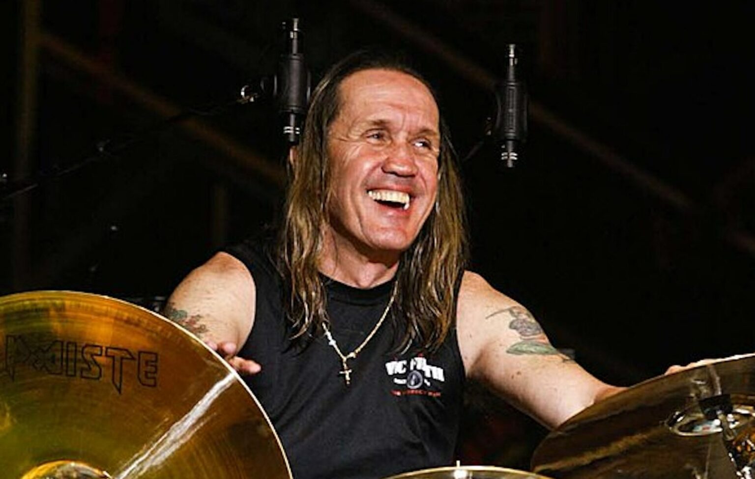 Ο Nicko McBrain γύρισε την πλάτη στον Trump
