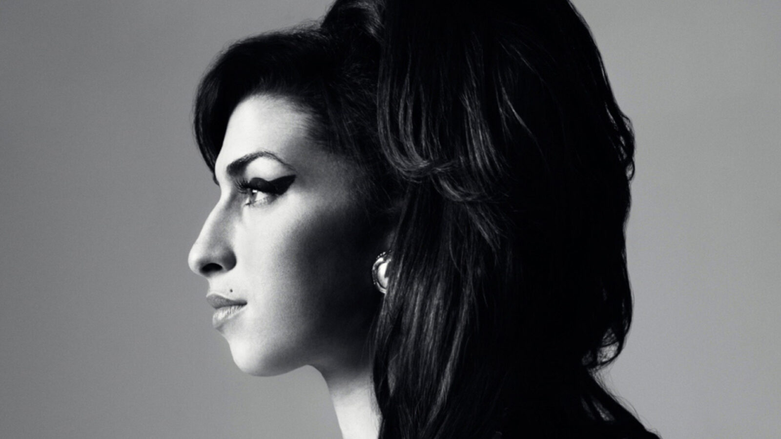 Amy Winehouse: Back To Black | Η ιστορία ενός δίσκου που χτίστηκε κομμάτι κομμάτι από έναν χωρισμό