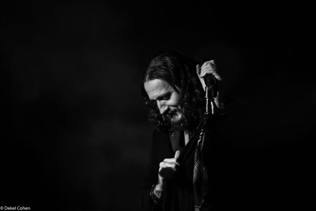 Ο Ισραηλινός Kobi Farhi, φωνή των Orphaned Land, βγάζει βιβλίο και τα βάζει με Netanyahu & Draiman